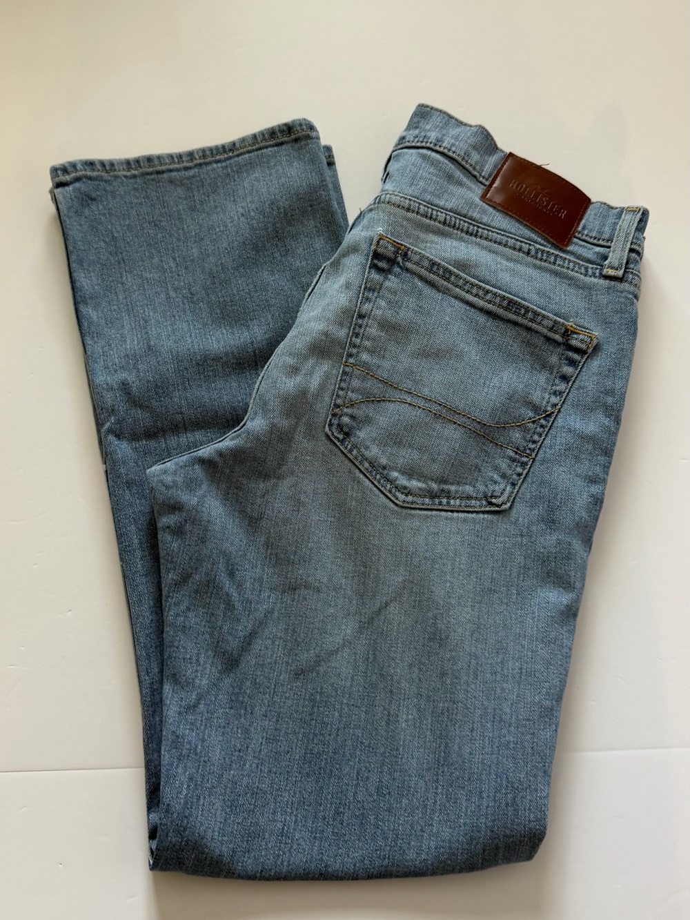 Hollister Light Blue Straight Men’s Jeans with Leather Patch